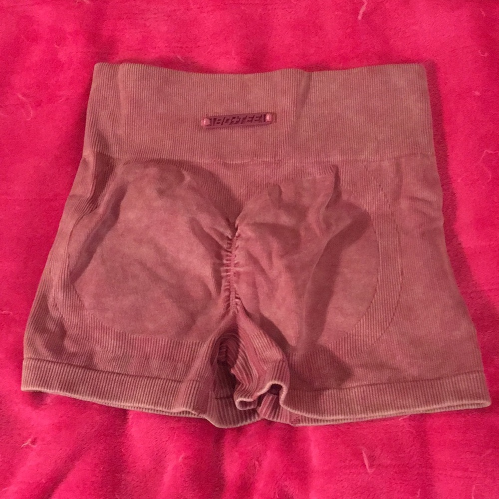 Booty Scrunch Ribbed Women Pink Shorts Bo+Tee